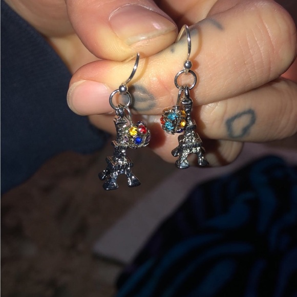 ♥️HP♥️Silver Eiffel tower earrings - Picture 2 of 2